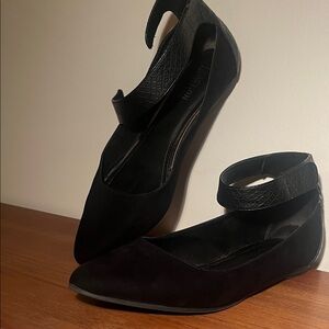 Kenneth Cole Reaction Black Ankle Strap Flats